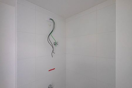 Banheiro de kitnet/studio à venda com 1 quarto, 26m² em Pinheiros, São Paulo