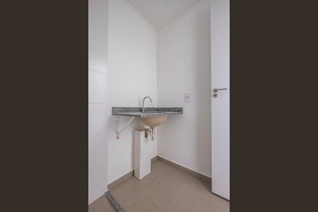 Banheiro de kitnet/studio à venda com 1 quarto, 26m² em Pinheiros, São Paulo