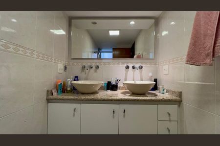 Apartamento à venda com 80m², 2 quartos e 1 vagaBanheiro