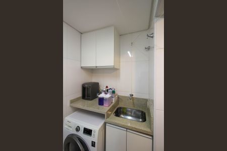 Casa à venda com 90m², 3 quartos e 2 vagas Casa à venda com 90m², 3 quartos e 2 vagasÁrea de Serviço