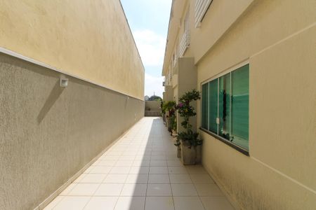 Casa à venda com 90m², 3 quartos e 2 vagas Casa à venda com 90m², 3 quartos e 2 vagasÁrea externa