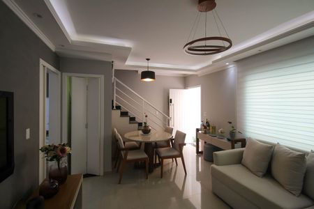 Casa à venda com 90m², 3 quartos e 2 vagas Casa à venda com 90m², 3 quartos e 2 vagasSala