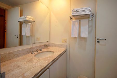 Apartamento para alugar com 50m², 1 quarto e sem vagaBanheiro da Suíte