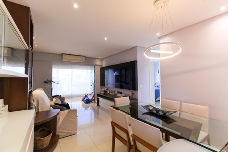 Apartamento à venda com 79m², 2 quartos e 2 vagasSala