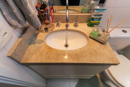 Apartamento à venda com 79m², 2 quartos e 2 vagasBanheiro da Suíte 