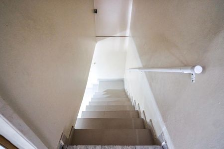 Casa à venda com 231m², 5 quartos e 3 vagasEscada