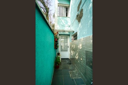 Casa à venda com 231m², 5 quartos e 3 vagasCorredor lateral