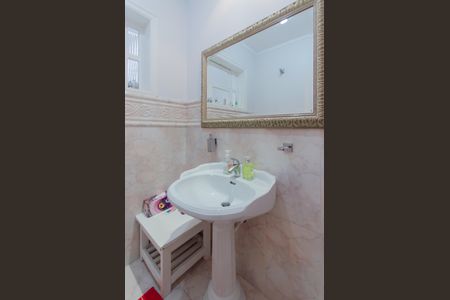 Casa à venda com 300m², 3 quartos e 4 vagasLavabo