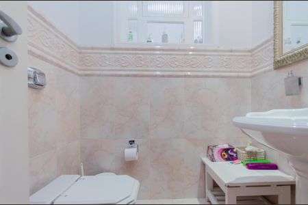 Casa à venda com 300m², 3 quartos e 4 vagasLavabo