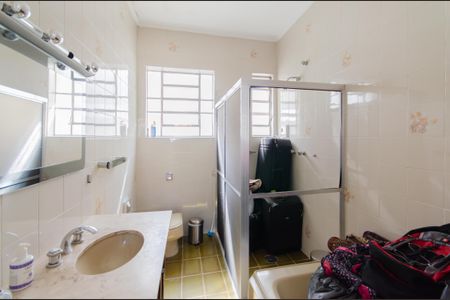 Casa à venda com 300m², 3 quartos e 4 vagasBanheiro Social