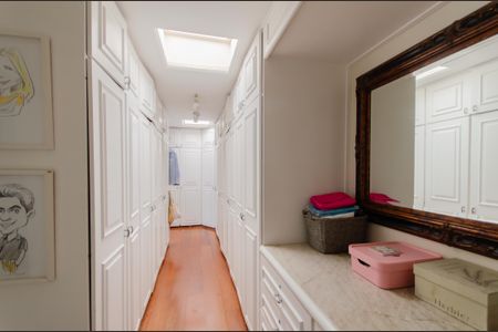 Casa à venda com 300m², 3 quartos e 4 vagasCloset da suíte 2