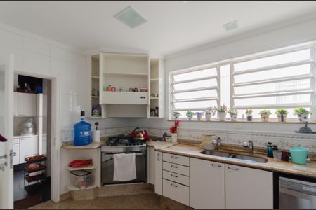 Casa à venda com 300m², 3 quartos e 4 vagasCozinha