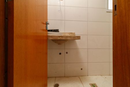 Banheiro de apartamento à venda com 1 quarto, 41m² em Vila Mazzei, São Paulo