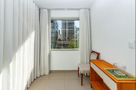 Apartamento à venda com 75m², 2 quartos e 2 vagasSala