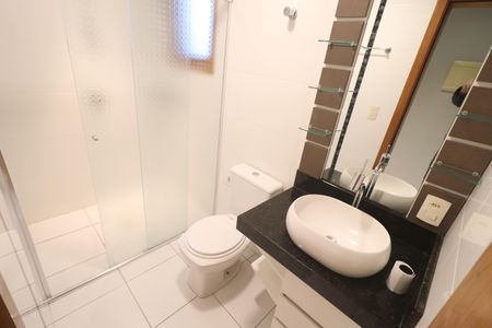 Apartamento à venda com 80m², 2 quartos e 1 vagaBanheiro Social