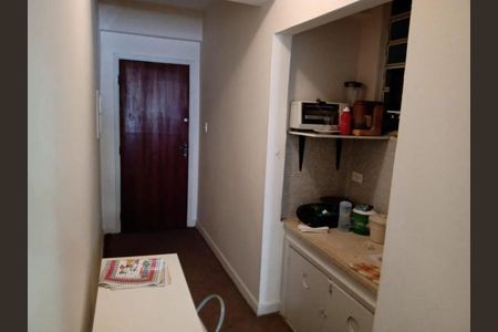 Apartamento à venda com 49m², 1 quarto e 1 vagaFoto 02
