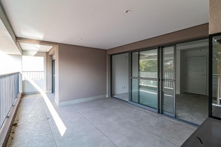 Apartamento à venda com 163m², 3 quartos e 3 vagas Apartamento à venda com 163m², 3 quartos e 3 vagasSacada/Sala