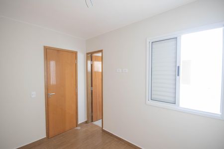 Suíte 1 de casa de condomínio à venda com 2 quartos, 52m² em Vila Constança, São Paulo