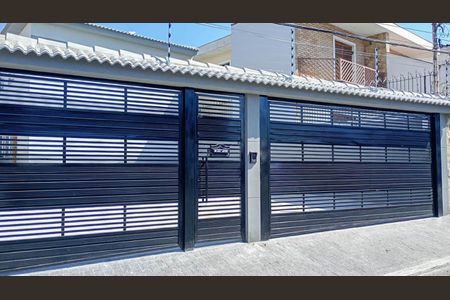 Casa de condomínio à venda com 52m², 2 quartos e 1 vaga Casa de condomínio à venda com 52m², 2 quartos e 1 vagaFachada