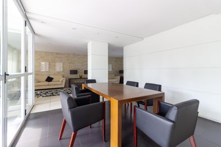 Apartamento à venda com 245m², 4 quartos e 4 vagas Apartamento à venda com 245m², 4 quartos e 4 vagasÁrea comum - Salão de festas