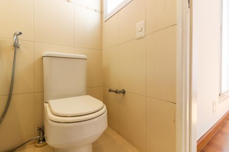 Apartamento à venda com 245m², 4 quartos e 4 vagas Apartamento à venda com 245m², 4 quartos e 4 vagasBanheiro da Suíte 2