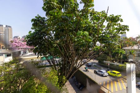 Apartamento à venda com 245m², 4 quartos e 4 vagas Apartamento à venda com 245m², 4 quartos e 4 vagasVaranda vista