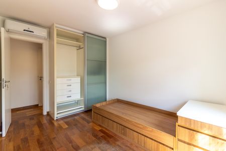 Apartamento à venda com 245m², 4 quartos e 4 vagas Apartamento à venda com 245m², 4 quartos e 4 vagasSuíte 1