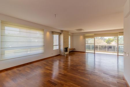 Apartamento à venda com 245m², 4 quartos e 4 vagas Apartamento à venda com 245m², 4 quartos e 4 vagasSala 1