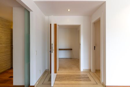 Apartamento à venda com 245m², 4 quartos e 4 vagas Apartamento à venda com 245m², 4 quartos e 4 vagasSala 1