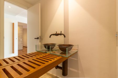 Apartamento à venda com 245m², 4 quartos e 4 vagas Apartamento à venda com 245m², 4 quartos e 4 vagasLavabo