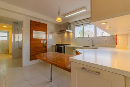 Apartamento à venda com 245m², 4 quartos e 4 vagas Apartamento à venda com 245m², 4 quartos e 4 vagasCozinha