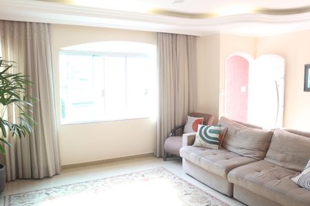 Casa à venda com 296m², 3 quartos e 6 vagasSala