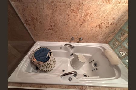 Casa à venda com 432m², 1 quarto e sem vaga Casa à venda com 432m², 1 quarto e sem vagaBanheiro Social