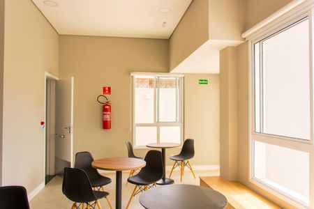 Apartamento para alugar com 55m², 2 quartos e 1 vagaÁrea comum - Salão de festas