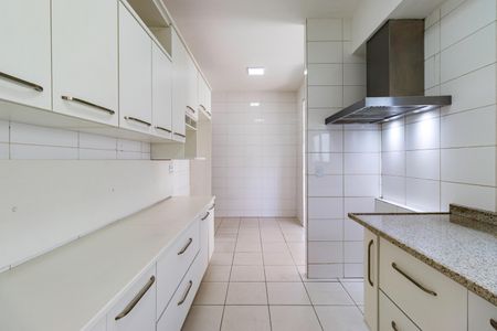 Apartamento para alugar com 300m², 3 quartos e 4 vagas Apartamento para alugar com 300m², 3 quartos e 4 vagasCozinha
