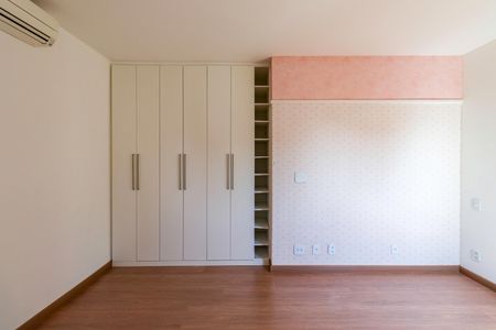 Apartamento para alugar com 300m², 3 quartos e 4 vagas Apartamento para alugar com 300m², 3 quartos e 4 vagasQuarto 1