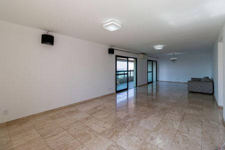 Apartamento para alugar com 300m², 3 quartos e 4 vagas Apartamento para alugar com 300m², 3 quartos e 4 vagasSala