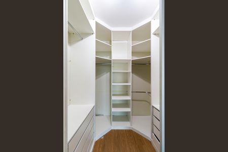 Apartamento para alugar com 300m², 3 quartos e 4 vagas Apartamento para alugar com 300m², 3 quartos e 4 vagasQuarto 3