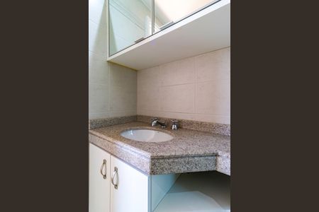 Apartamento para alugar com 300m², 3 quartos e 4 vagas Apartamento para alugar com 300m², 3 quartos e 4 vagasBanheiro do Quarto 2