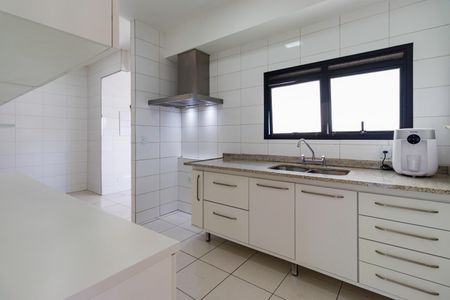 Apartamento para alugar com 300m², 3 quartos e 4 vagas Apartamento para alugar com 300m², 3 quartos e 4 vagasCozinha