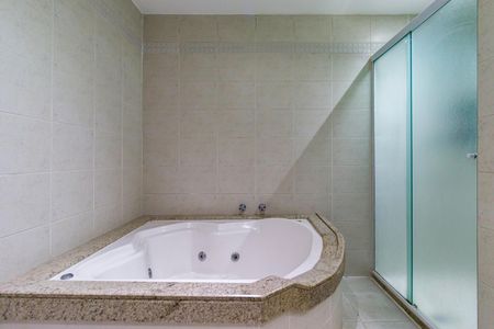 Apartamento para alugar com 300m², 3 quartos e 4 vagas Apartamento para alugar com 300m², 3 quartos e 4 vagasBanheiro do Quarto 3