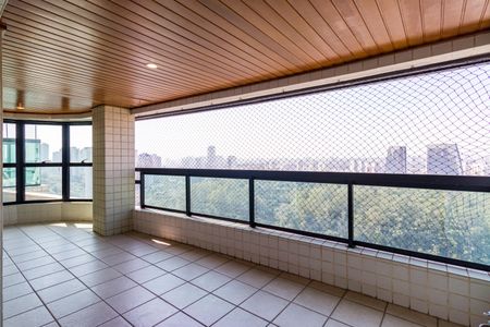 Apartamento para alugar com 300m², 3 quartos e 4 vagas Apartamento para alugar com 300m², 3 quartos e 4 vagasSala