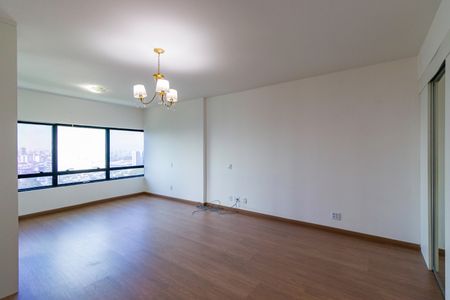 Apartamento para alugar com 300m², 3 quartos e 4 vagas Apartamento para alugar com 300m², 3 quartos e 4 vagasQuarto 3