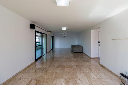 Apartamento para alugar com 300m², 3 quartos e 4 vagas Apartamento para alugar com 300m², 3 quartos e 4 vagasSala