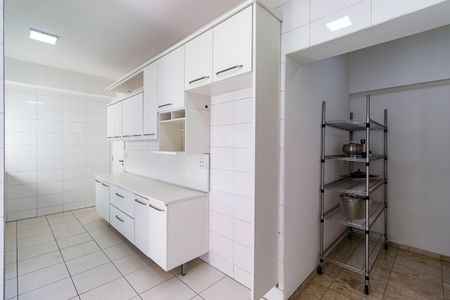 Apartamento para alugar com 300m², 3 quartos e 4 vagas Apartamento para alugar com 300m², 3 quartos e 4 vagasCozinha