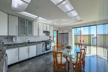 Apartamento à venda com 286m², 3 quartos e 3 vagasCozinha