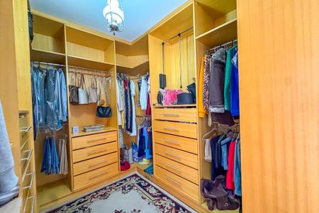 Apartamento à venda com 286m², 3 quartos e 3 vagasCloset da Suíte 3