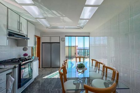 Apartamento à venda com 286m², 3 quartos e 3 vagasCozinha