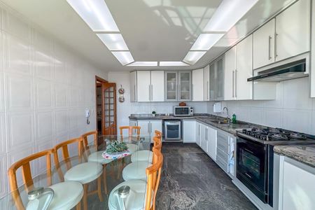 Apartamento à venda com 286m², 3 quartos e 3 vagasCozinha