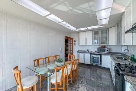 Apartamento à venda com 286m², 3 quartos e 3 vagasCozinha